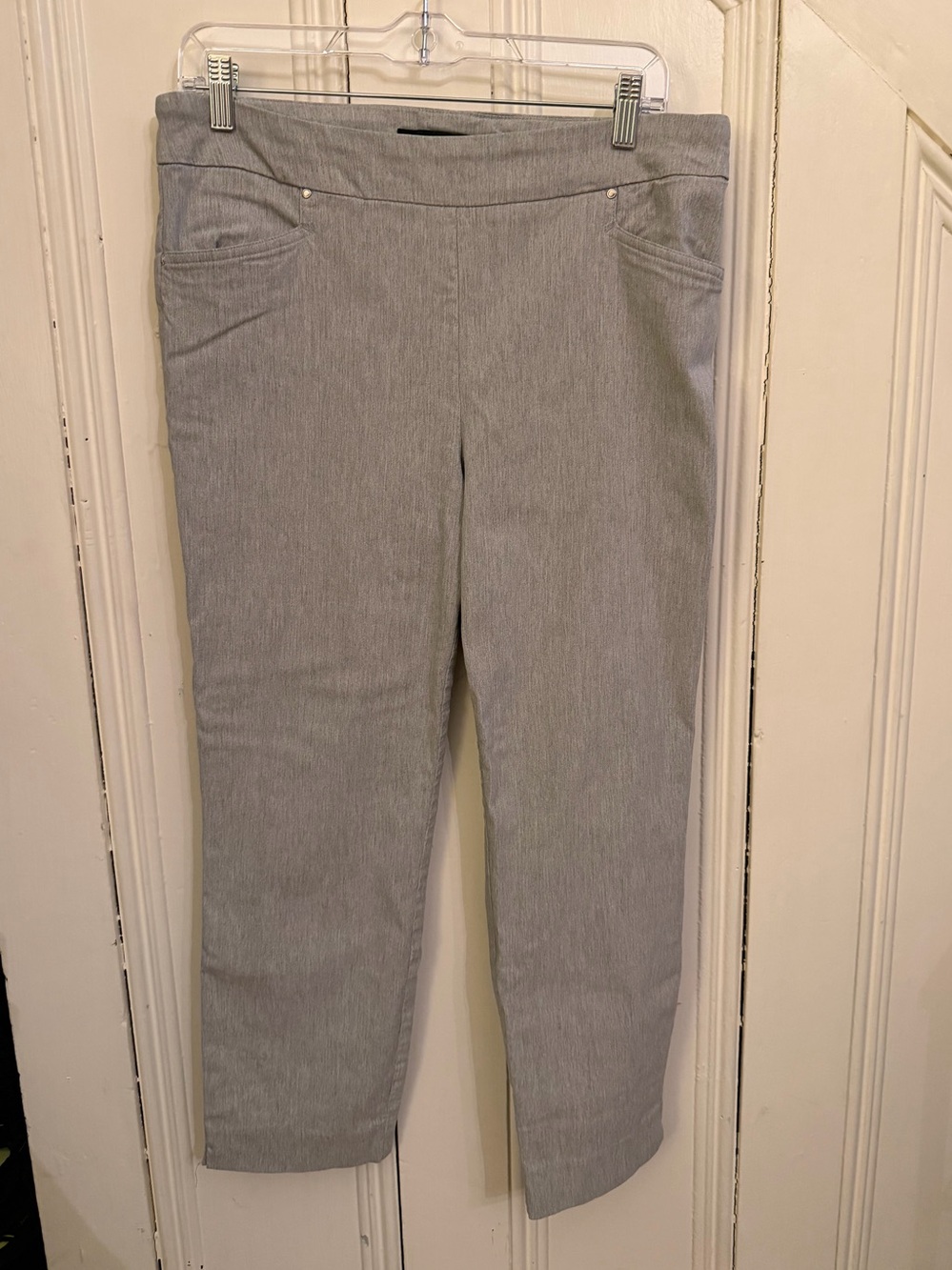 Hilary Radley Light Gray Pull-On Capris